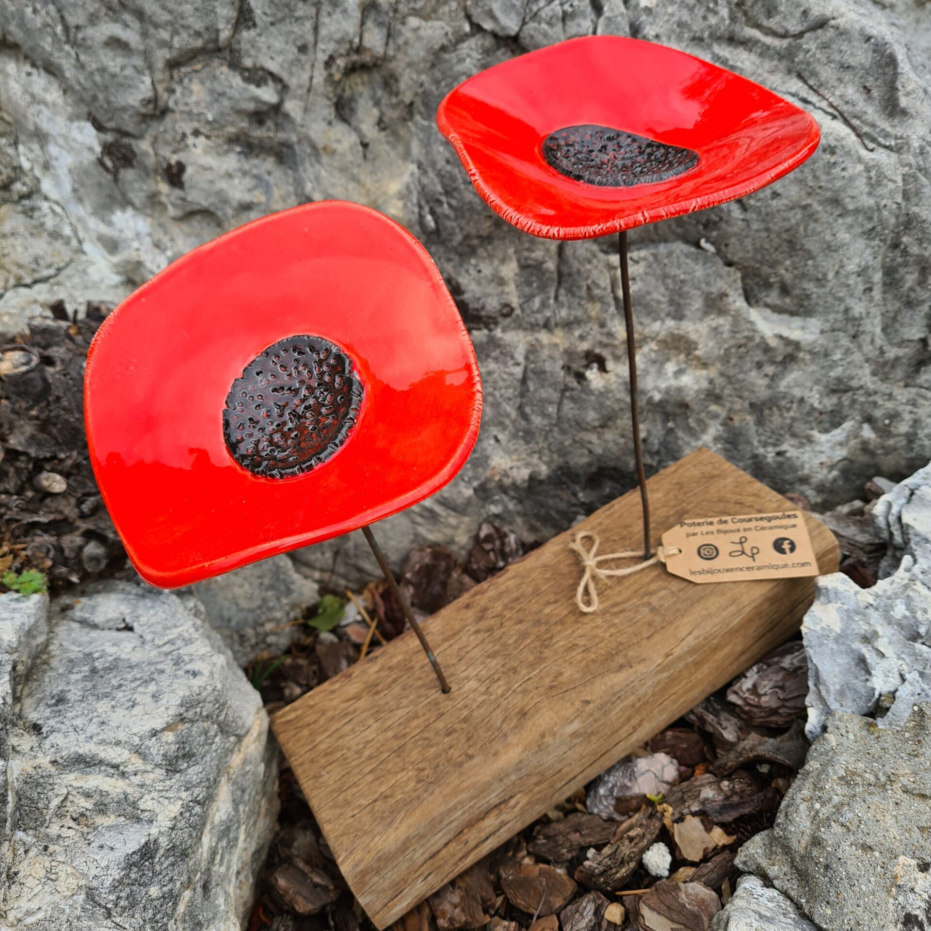 Fleur coquelicot en céramique décoration extérieure artisanale