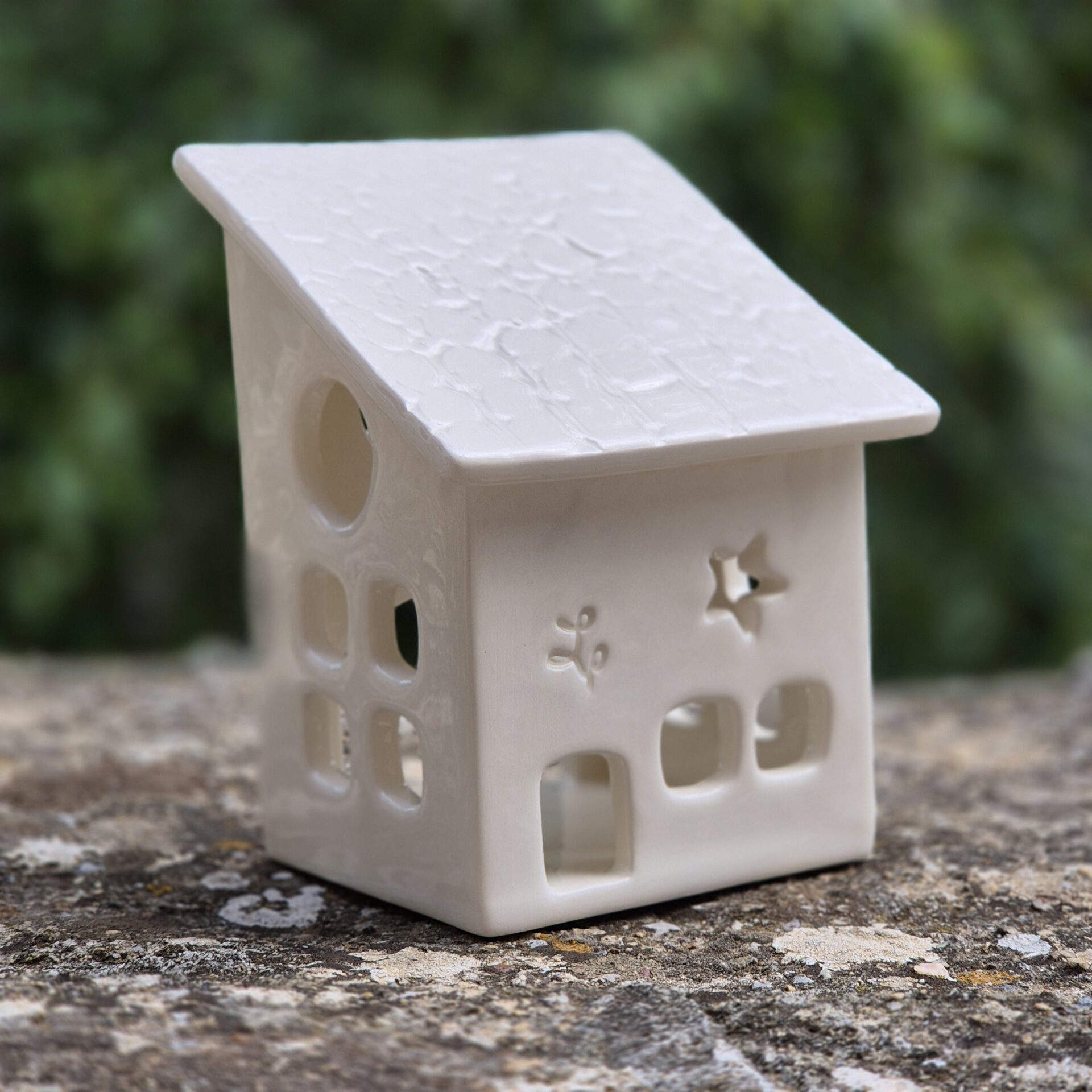 Porte bougie maison en céramique artisanale