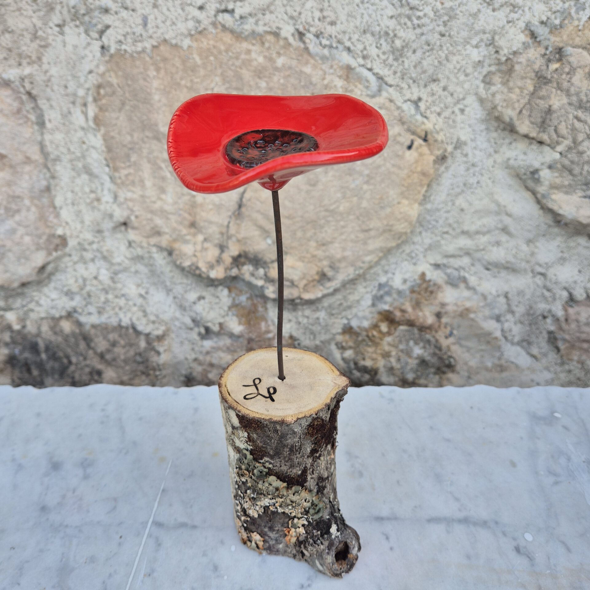 sculpture coquelicot en céramique et bois naturel